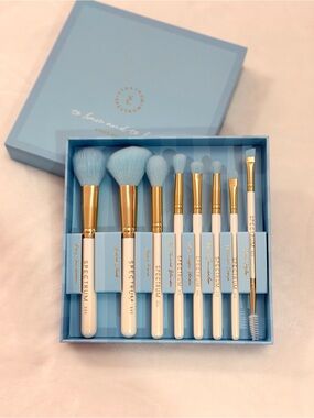 Spectrum Lux Makeup Brushes Blue Brush Set to have and to hold for bridal